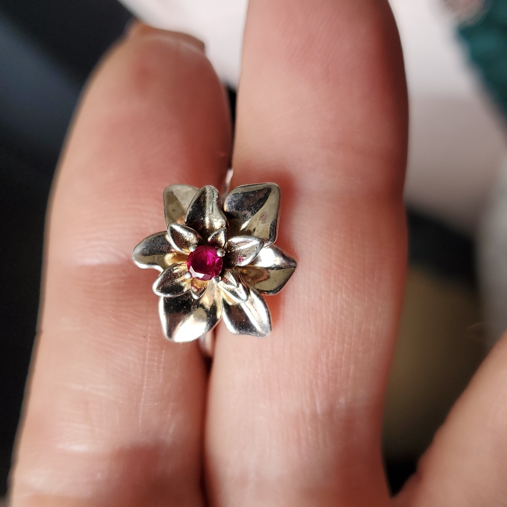 Silver 0,2ct Ruby Natural Flower Ring - image 7